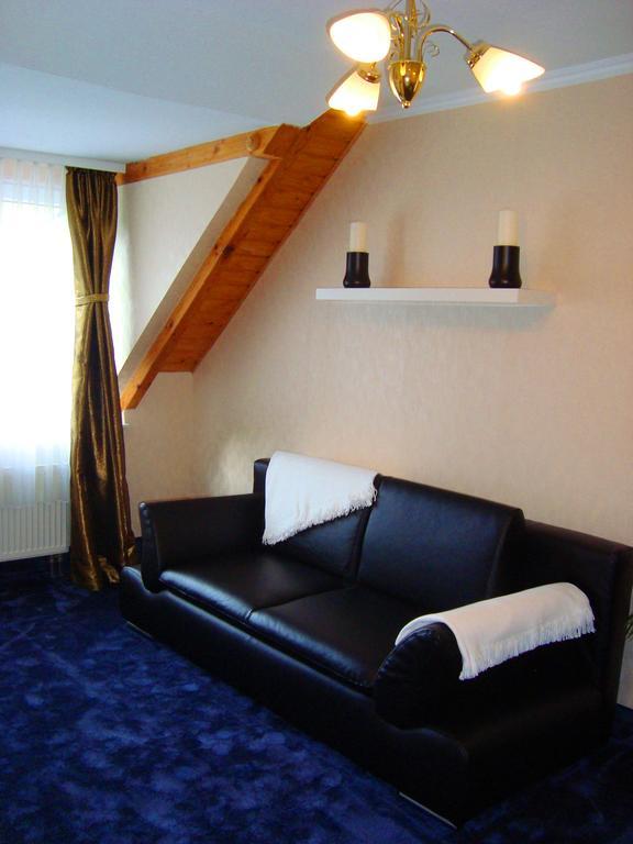Hotel Zum Goldenen Hirsch Sankt Kilian 외부 사진