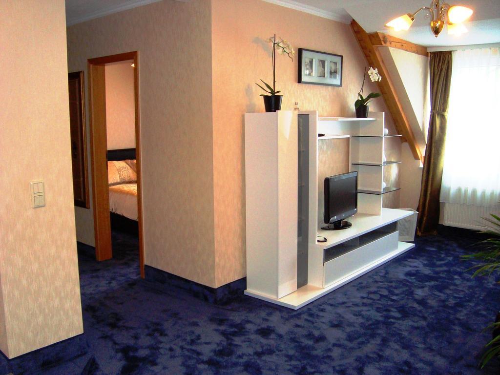 Hotel Zum Goldenen Hirsch Sankt Kilian 외부 사진