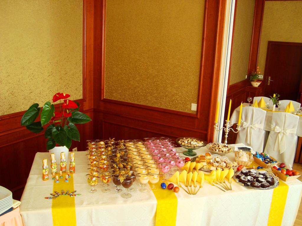Hotel Zum Goldenen Hirsch Sankt Kilian 외부 사진