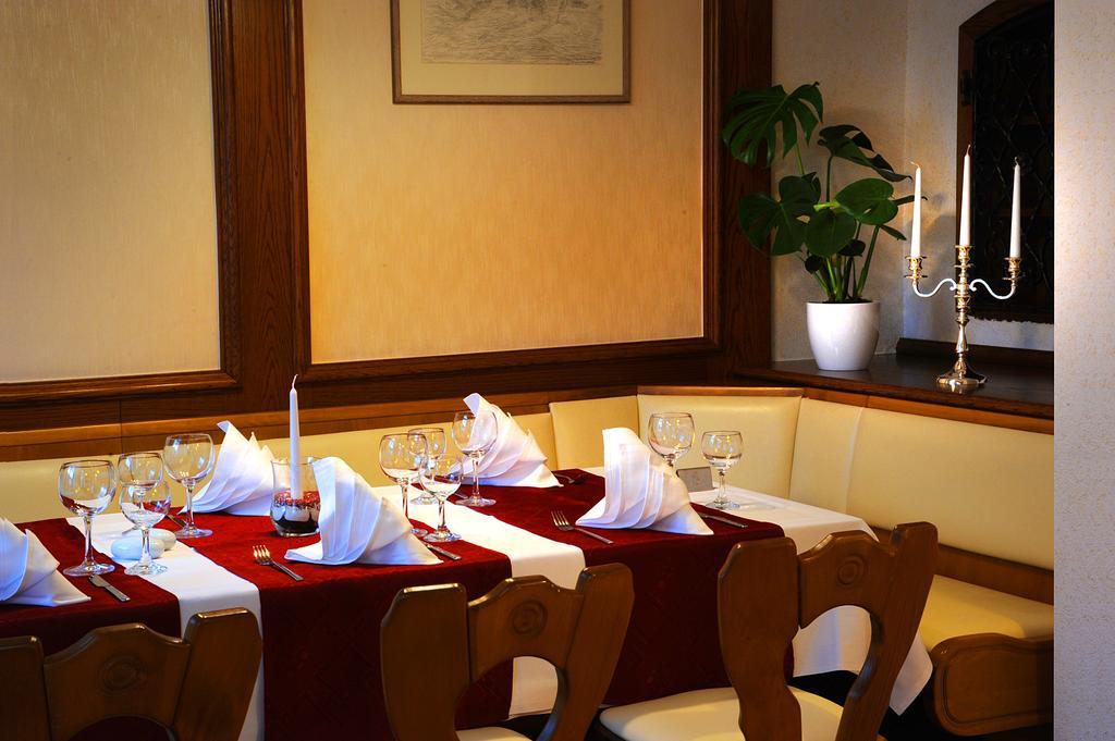 Hotel Zum Goldenen Hirsch Sankt Kilian 외부 사진