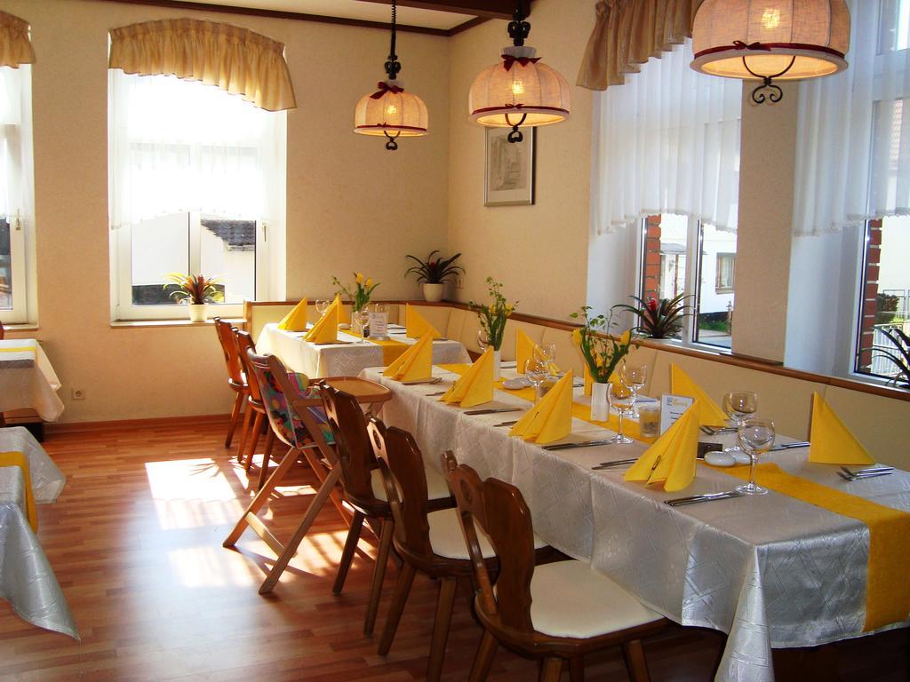 Hotel Zum Goldenen Hirsch Sankt Kilian 외부 사진