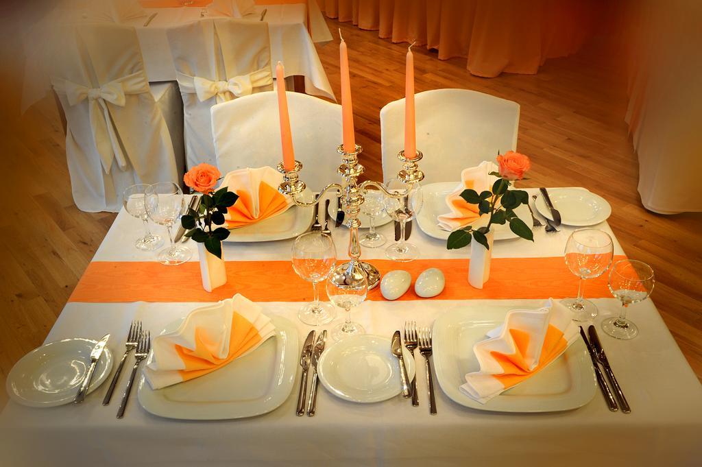 Hotel Zum Goldenen Hirsch Sankt Kilian 외부 사진