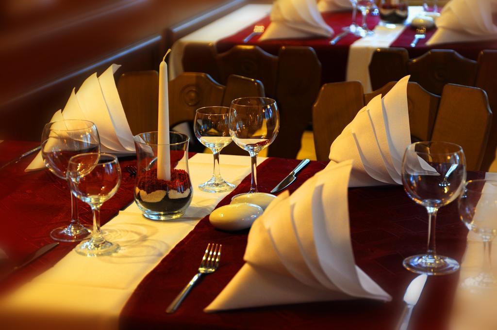 Hotel Zum Goldenen Hirsch Sankt Kilian 외부 사진