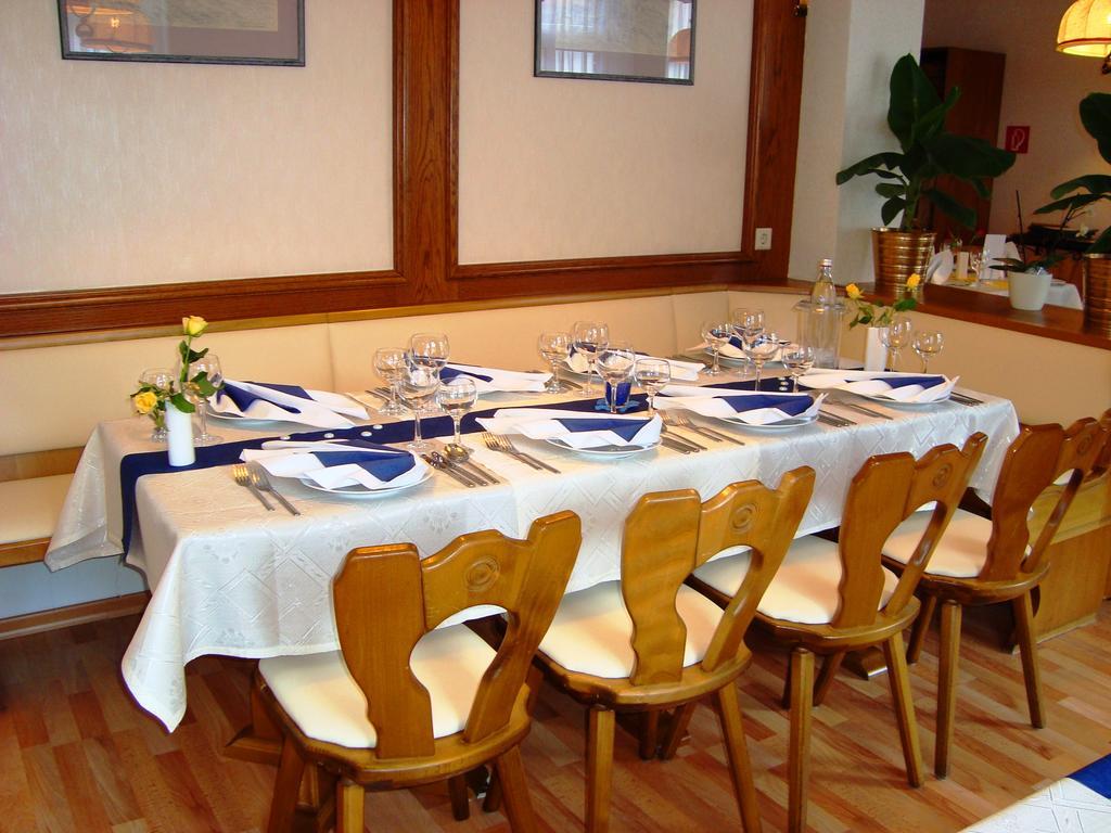 Hotel Zum Goldenen Hirsch Sankt Kilian 외부 사진