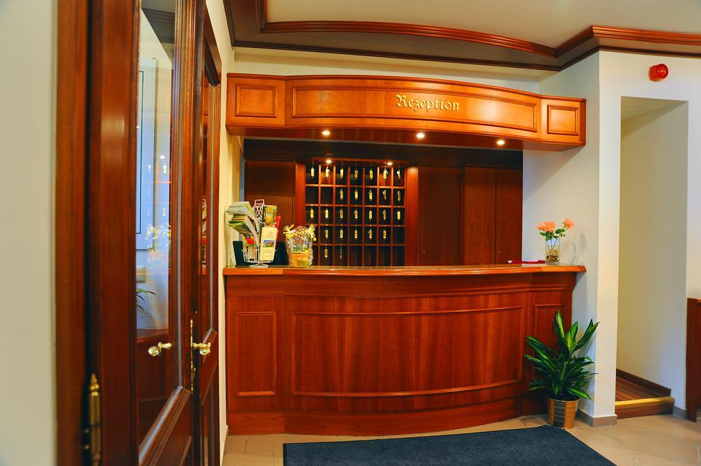 Hotel Zum Goldenen Hirsch Sankt Kilian 외부 사진