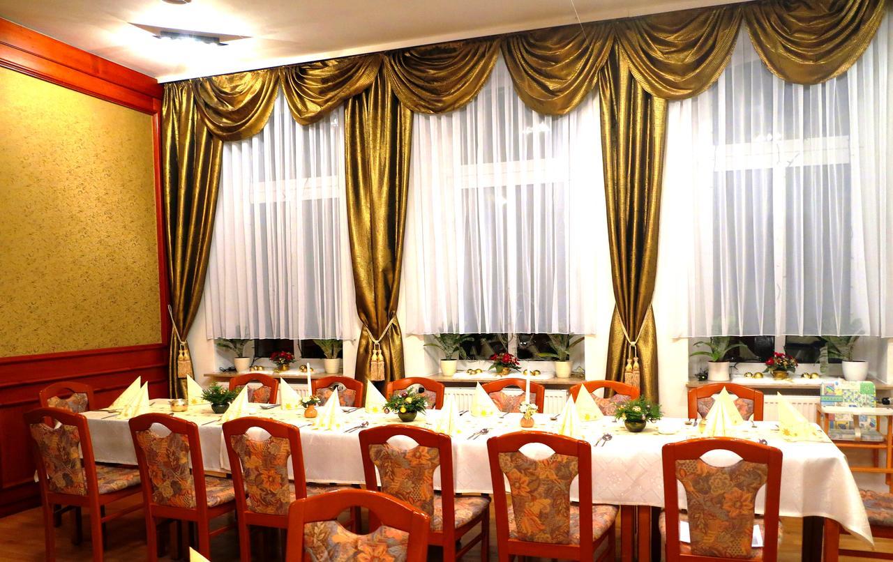 Hotel Zum Goldenen Hirsch Sankt Kilian 객실 사진