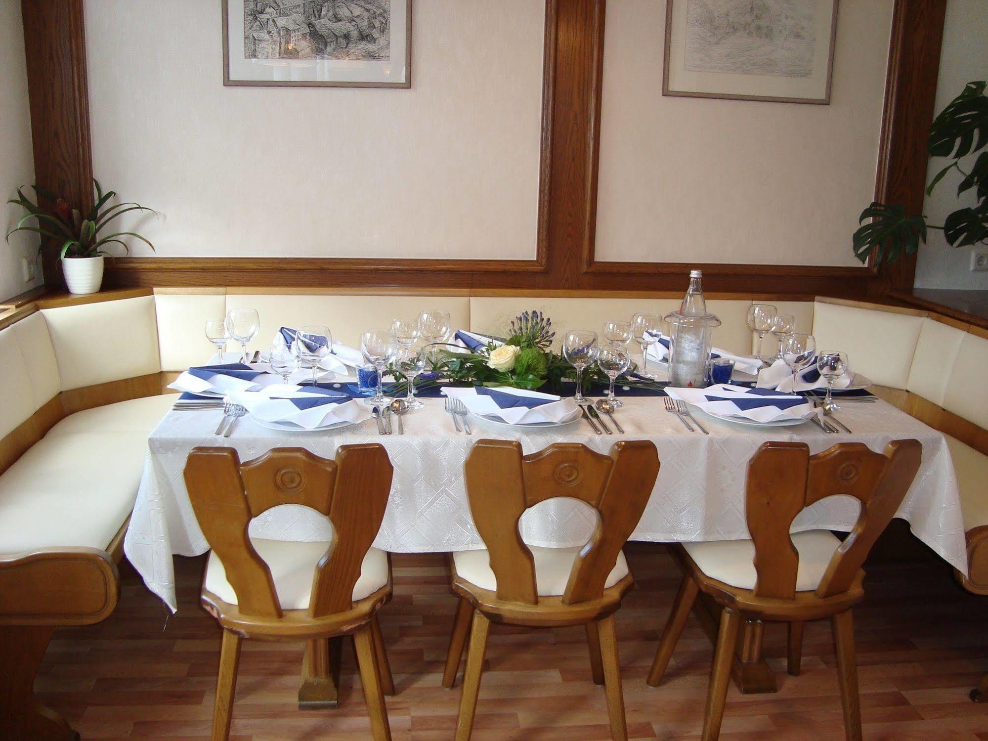 Hotel Zum Goldenen Hirsch Sankt Kilian 외부 사진